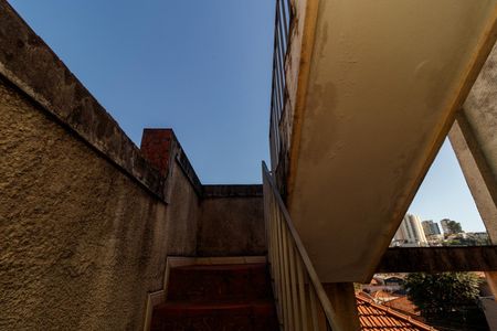 Casa à venda com 350m², 4 quartos e 2 vagasEscada