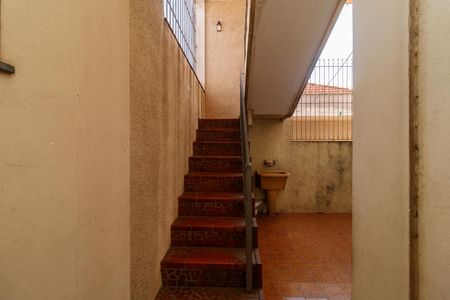 Casa à venda com 350m², 4 quartos e 2 vagasEscada