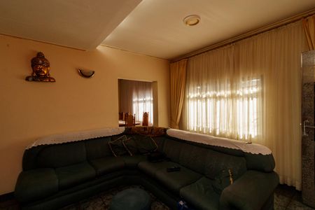 Casa à venda com 350m², 4 quartos e 2 vagasSala