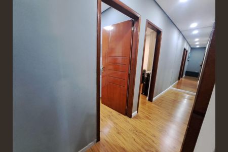 Casa à venda com 270m², 3 quartos e 2 vagasCorredor