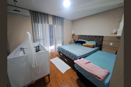 Casa à venda com 270m², 3 quartos e 2 vagasSuíte