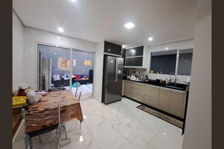 Casa à venda com 270m², 3 quartos e 2 vagasCozinha