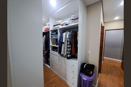 Casa à venda com 270m², 3 quartos e 2 vagasCloset da Suíte