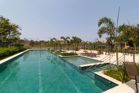 Apartamento à venda com 96m², 2 quartos e 2 vagas Apartamento à venda com 96m², 2 quartos e 2 vagasÁrea comum - Piscina