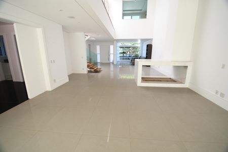 Casa de condomínio para alugar com 700m², 4 quartos e 6 vagasSala 1