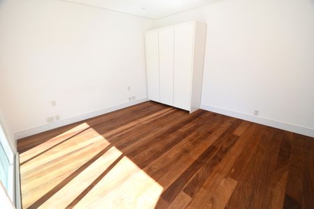 Casa de condomínio para alugar com 700m², 4 quartos e 6 vagasSuíte 4