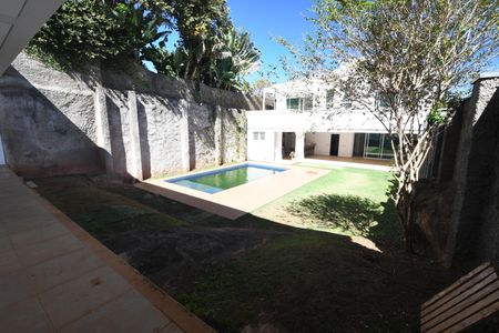 Casa de condomínio para alugar com 700m², 4 quartos e 6 vagasPiscina