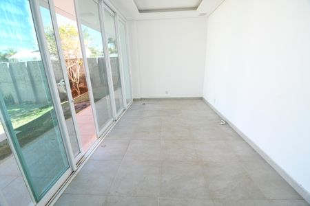 Casa de condomínio para alugar com 700m², 4 quartos e 6 vagasÁrea Externa