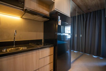 Cozinha de apartamento para alugar com 1 quarto, 26m² em Jardim das Acacias, São Paulo