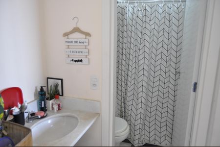 Banheiro de apartamento à venda com 1 quarto, 32m² em Piedade, Rio de Janeiro