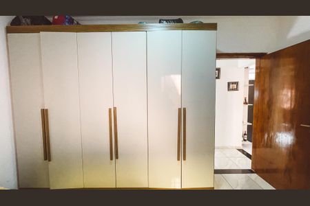 Casa à venda com 277m², 3 quartos e 3 vagasQuarto 2