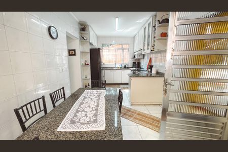 Casa à venda com 277m², 3 quartos e 3 vagasCozinha