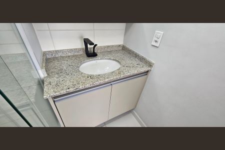 Studio para alugar com 27m², 1 quarto e sem vaga Studio para alugar com 27m², 1 quarto e sem vagaBanheiro Social