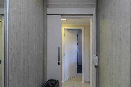 Apartamento à venda com 104m², 3 quartos e 2 vagasCloset da suíte