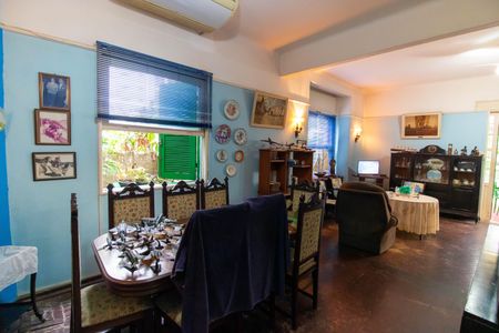 Casa à venda com 804m², 5 quartos e 1 vagaSala