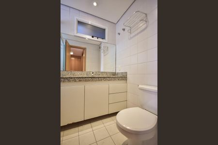 Apartamento à venda com 236m², 3 quartos e 3 vagasBanheiro Suíte 2