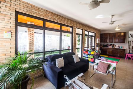 Casa de condomínio à venda com 300m², 4 quartos e 4 vagasSala 2