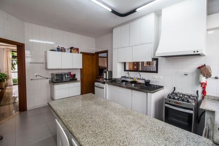 Casa de condomínio à venda com 300m², 4 quartos e 4 vagasCozinha