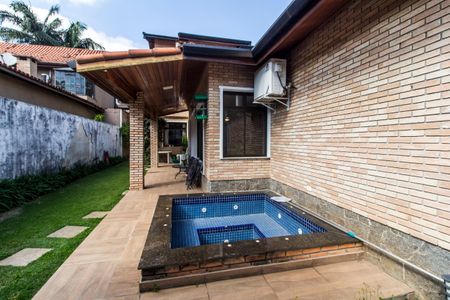 Casa de condomínio à venda com 300m², 4 quartos e 4 vagasÁrea Externa