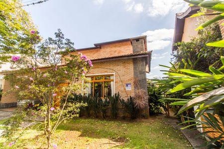 Casa de condomínio à venda com 300m², 4 quartos e 4 vagasFachada