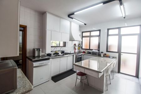 Casa de condomínio à venda com 300m², 4 quartos e 4 vagasCozinha