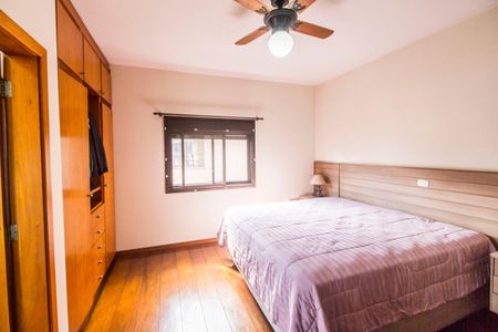 Casa de condomínio à venda com 300m², 4 quartos e 4 vagasSuíte 2