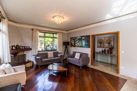 Casa de condomínio à venda com 300m², 4 quartos e 4 vagasSala