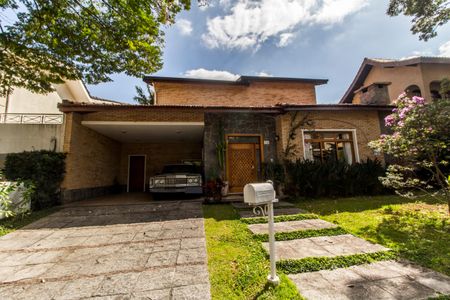 Casa de condomínio à venda com 300m², 4 quartos e 4 vagasFachada