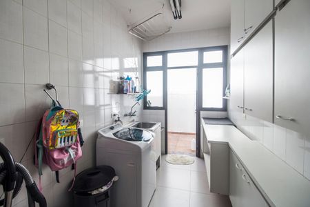 Casa de condomínio à venda com 300m², 4 quartos e 4 vagasÁrea de Serviço