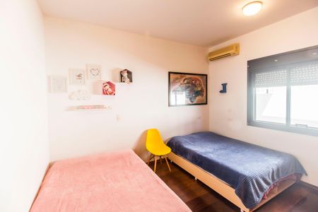 Casa de condomínio à venda com 300m², 4 quartos e 4 vagasQuarto 1