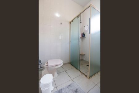 Casa de condomínio à venda com 300m², 4 quartos e 4 vagasBanheiro Social