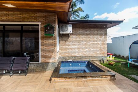 Casa de condomínio à venda com 300m², 4 quartos e 4 vagasÁrea Externa