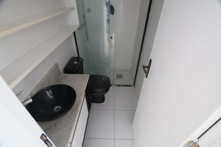 Banheiro de apartamento para alugar com 1 quarto, 48m² em Igara, Canoas