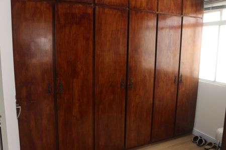 Casa à venda com 350m², 4 quartos e 4 vagasCloset da suíte 4