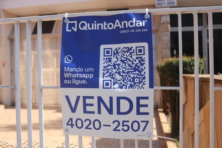 Casa à venda com 350m², 4 quartos e 4 vagasZNHJ-105
