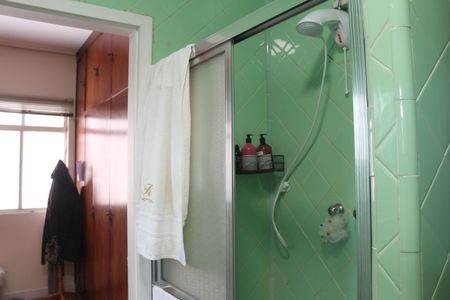 Casa à venda com 350m², 4 quartos e 4 vagasBanheiro da Suíte 4