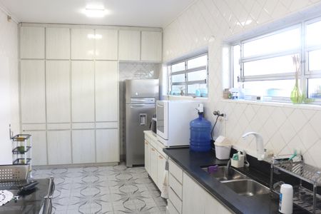 Casa à venda com 350m², 4 quartos e 4 vagasCozinha