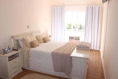 Casa à venda com 350m², 4 quartos e 4 vagasSuíte 4