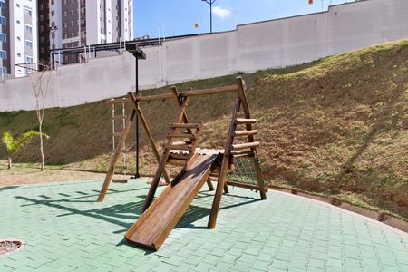 Apartamento para alugar com 42m², 2 quartos e 1 vaga Apartamento para alugar com 42m², 2 quartos e 1 vagaÁrea comum - Playground