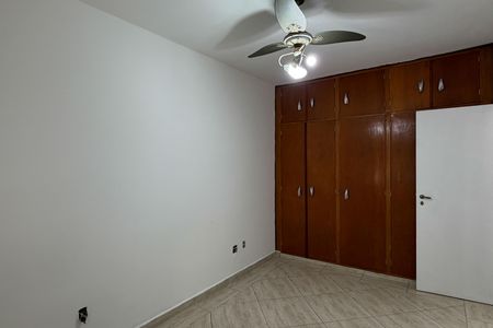 Apartamento para alugar com 189m², 3 quartos e 1 vaga Apartamento para alugar com 189m², 3 quartos e 1 vagaQuarto 2