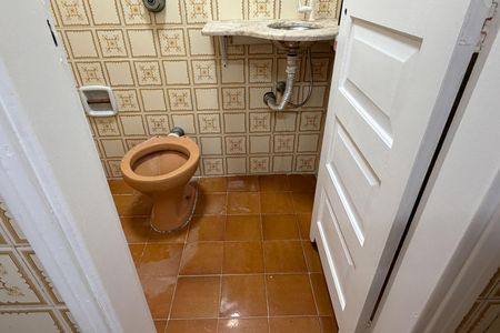 Apartamento para alugar com 189m², 3 quartos e 1 vaga Apartamento para alugar com 189m², 3 quartos e 1 vagaBanheiro de Serviço