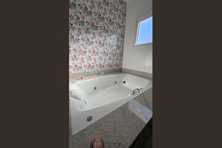 Casa de condomínio à venda com 311m², 4 quartos e 5 vagas Casa de condomínio à venda com 311m², 4 quartos e 5 vagasBanheiro da Suíte 3