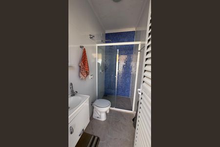 Casa de condomínio à venda com 311m², 4 quartos e 5 vagas Casa de condomínio à venda com 311m², 4 quartos e 5 vagasBanheiro de Serviço 2