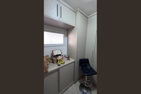 Casa de condomínio à venda com 311m², 4 quartos e 5 vagas Casa de condomínio à venda com 311m², 4 quartos e 5 vagasCloset da suíte 2