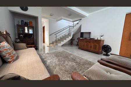 Sala de casa de condomínio à venda com 4 quartos, 311m² em Swiss Park, Campinas