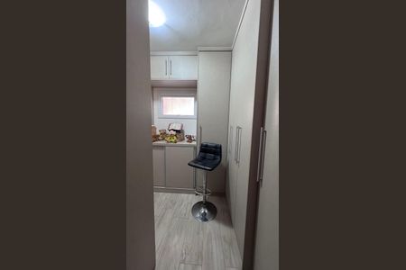 Casa de condomínio à venda com 311m², 4 quartos e 5 vagas Casa de condomínio à venda com 311m², 4 quartos e 5 vagasCloset da suíte 2