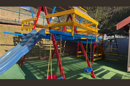 Casa de condomínio à venda com 311m², 4 quartos e 5 vagas Casa de condomínio à venda com 311m², 4 quartos e 5 vagasÁrea comum - Playground