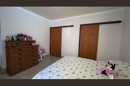 Casa de condomínio à venda com 311m², 4 quartos e 5 vagas Casa de condomínio à venda com 311m², 4 quartos e 5 vagasSuíte 2