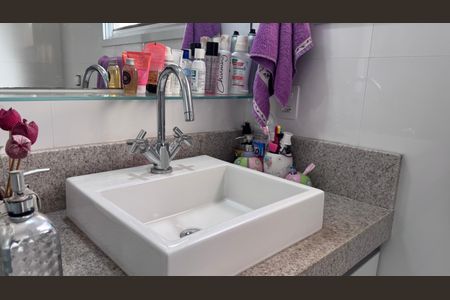 Casa de condomínio à venda com 311m², 4 quartos e 5 vagas Casa de condomínio à venda com 311m², 4 quartos e 5 vagasBanheiro da Suíte 4