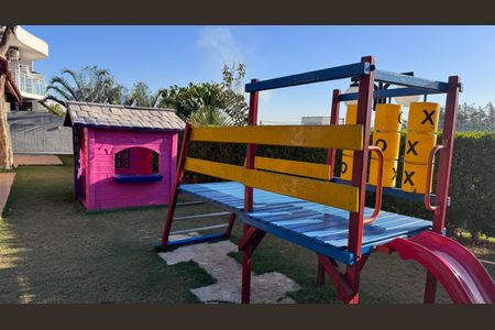 Casa de condomínio à venda com 311m², 4 quartos e 5 vagas Casa de condomínio à venda com 311m², 4 quartos e 5 vagasÁrea comum - Playground